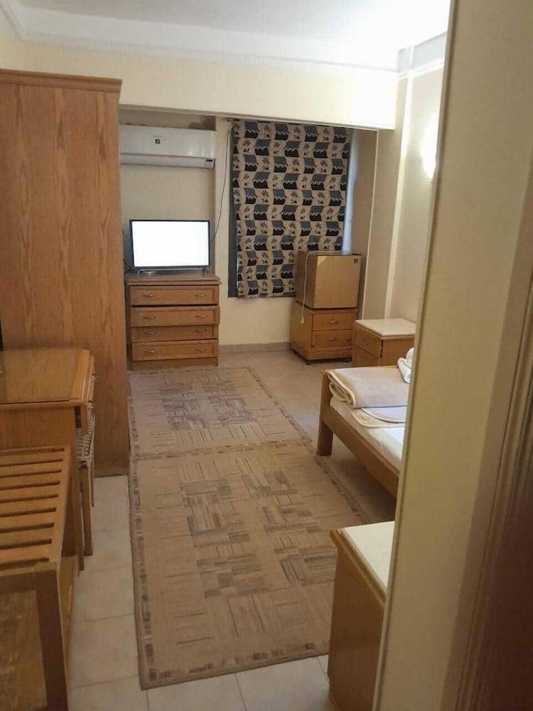 Applicators Hotel — 4