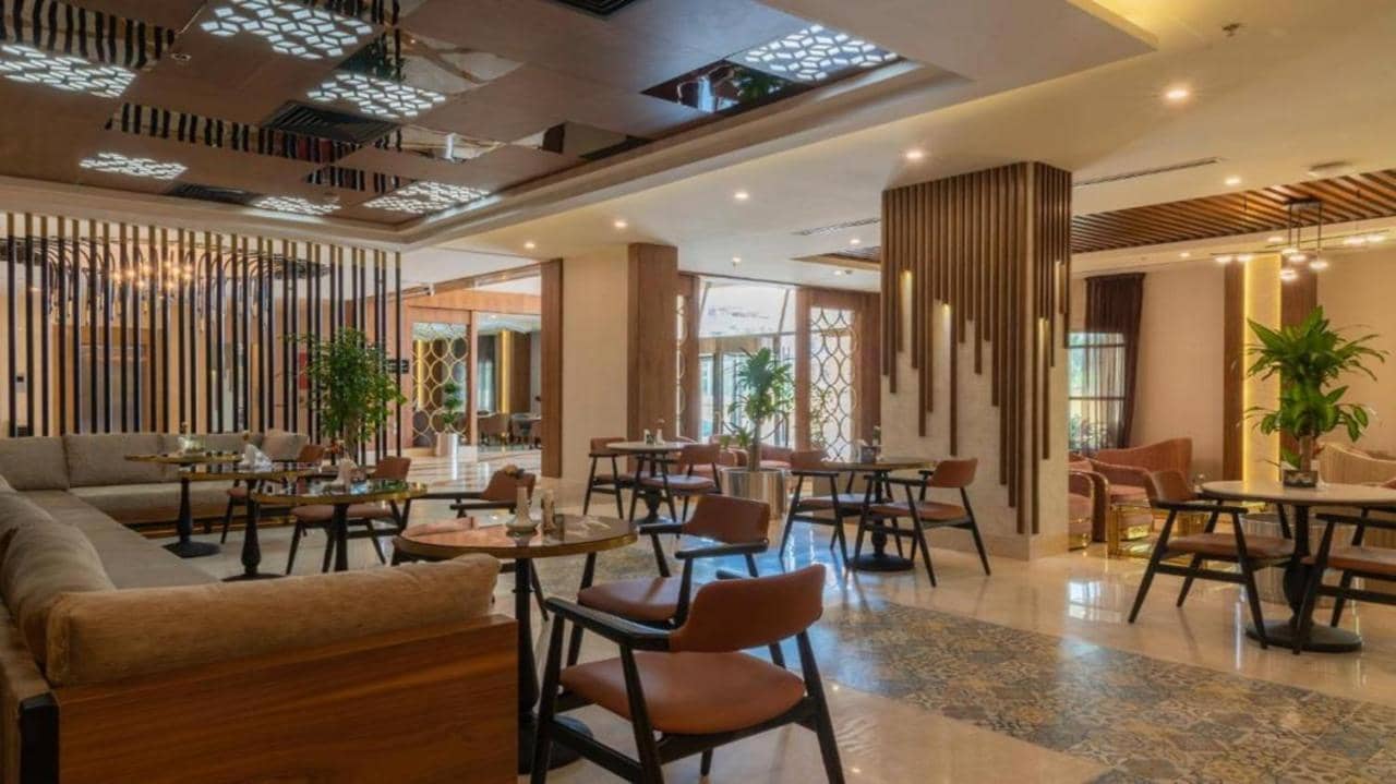 Emerald Hotel — 5