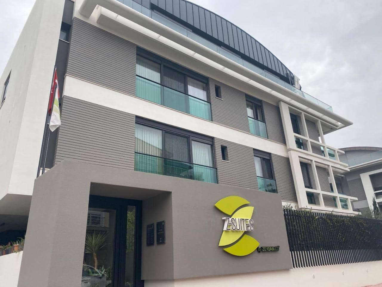 Z-Suites — 4