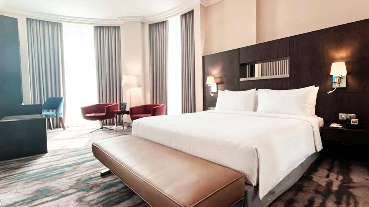Holiday Inn Abu Dhabi — 2