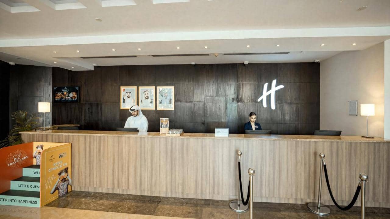 Holiday Inn Abu Dhabi — 4