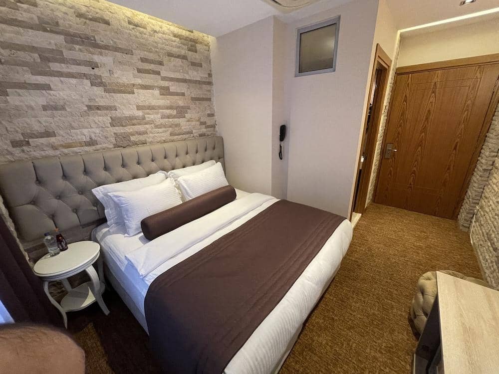 Weingart Port Hotel — 5