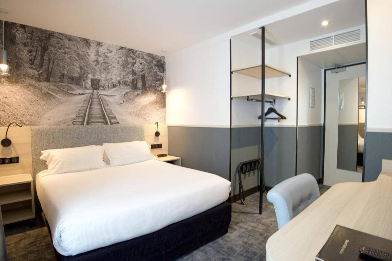 Appia la Fayette (Adults only) — 5