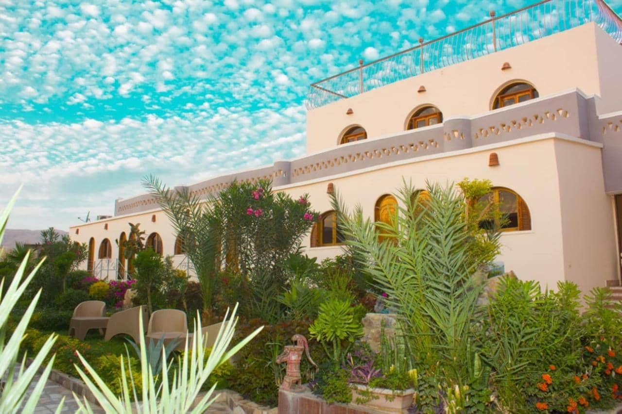 Desert Paradise Lodge (Adults only)
