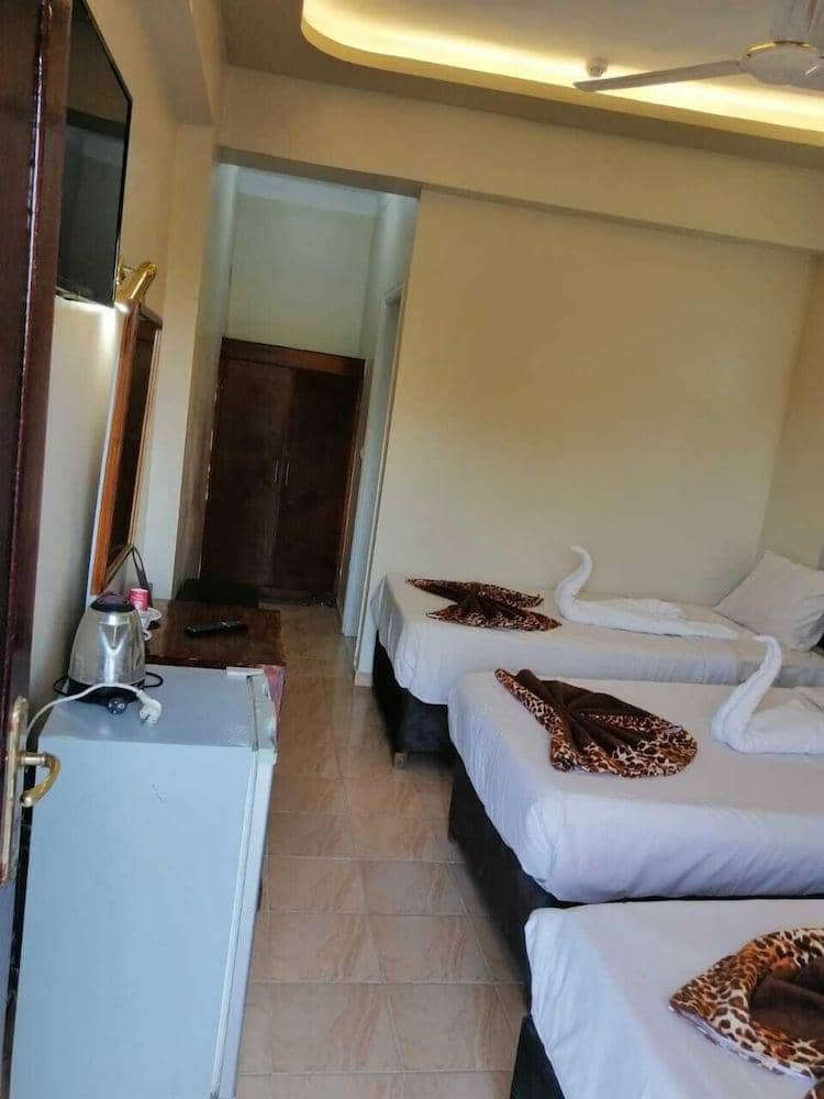 Rezeiky Hotel & Camping Luxor (Adults only) — 3