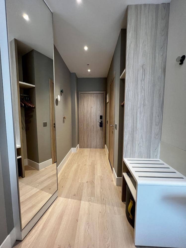Holiday Inn Express Madrid Airport — 2