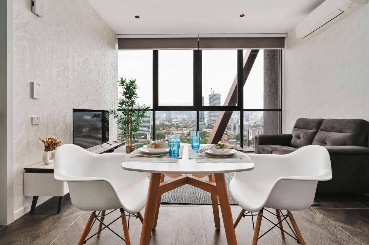 Scarletz Klcc Apartments by Soulasia — 3