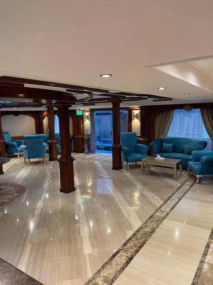 Mimi And Diamond Hotel — 2