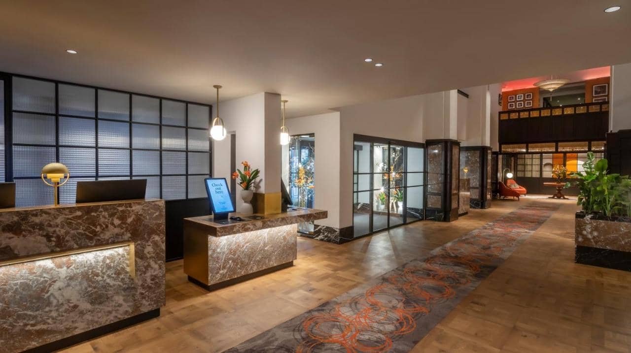 Clayton Hotel Amsterdam American — 2