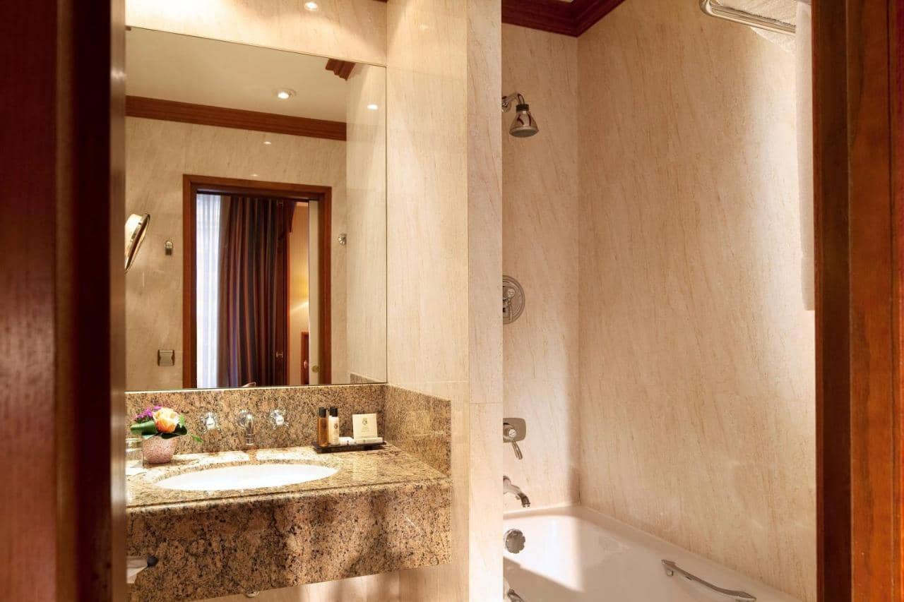 Hotel L'horset Opera BW Premier Collection — 5