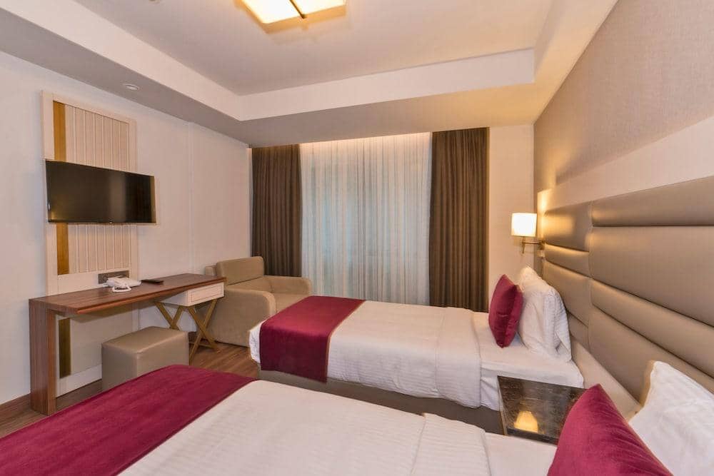 Golden Royal Hotel — 4