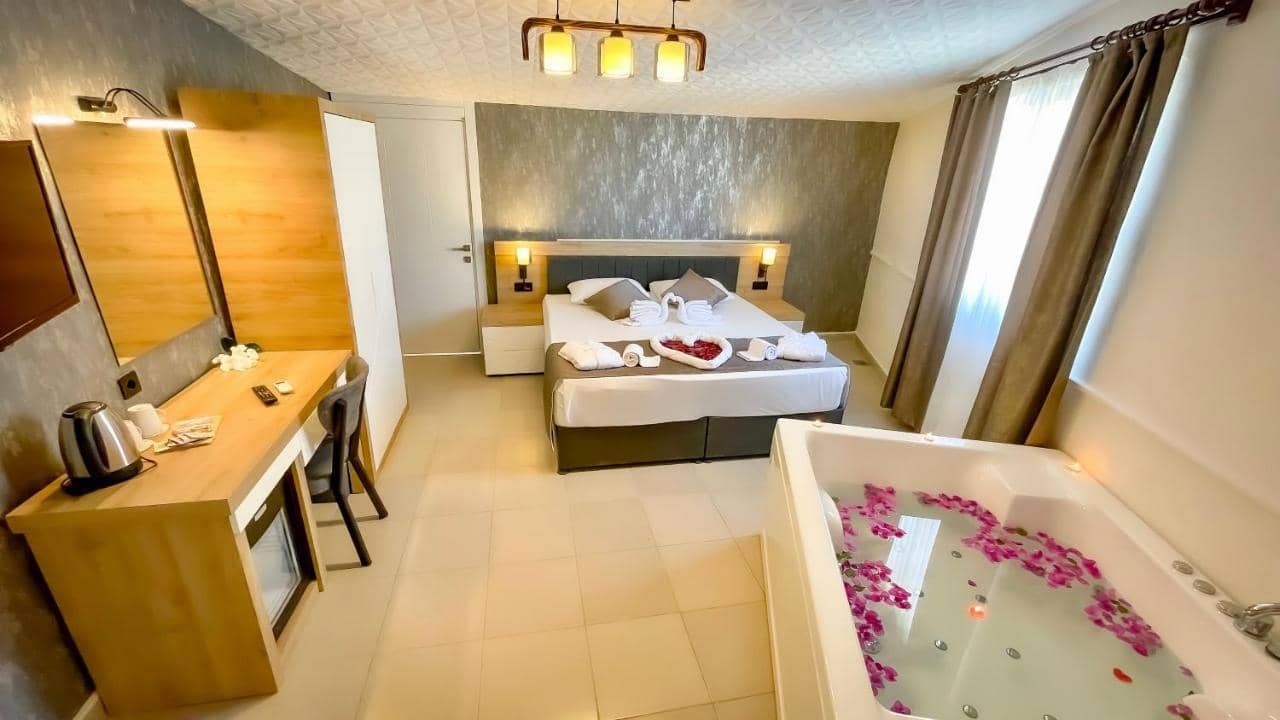 Bloomtalya Hotel — 4