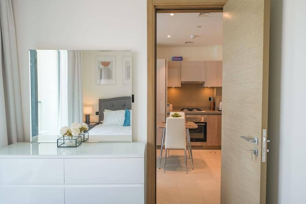 Yogi - Bright Apartment with Panoramic Cityscape Views — 2