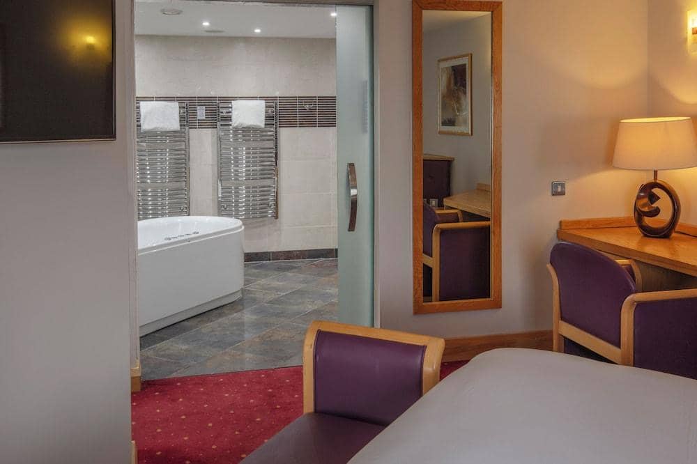 Suites Hotel & SPA Knowsley — 3