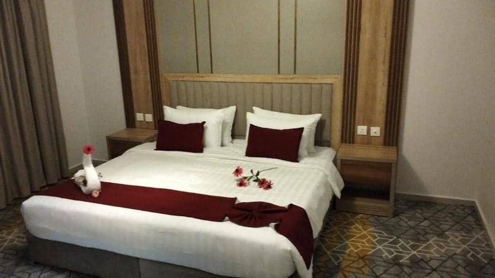 Golden New Umu Alquraa Hotel — 3