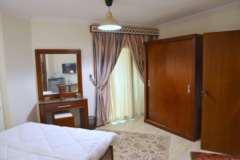 King Khoufo Hotel