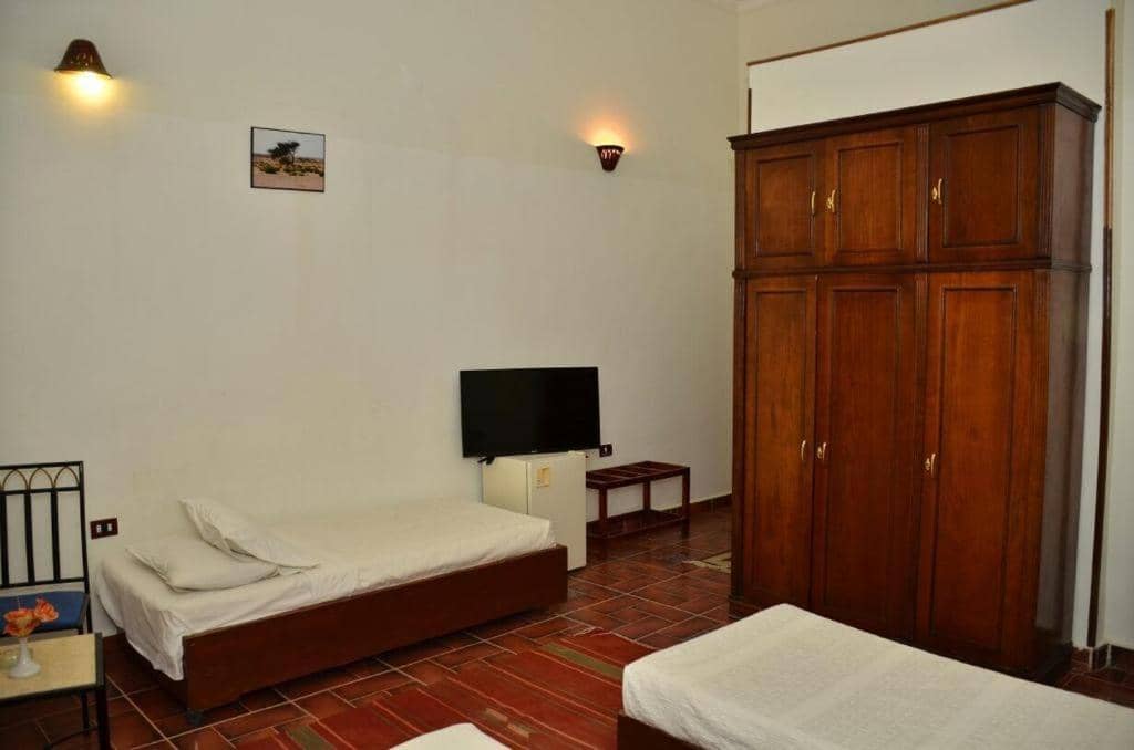 Dolphin Beach Hotel — 3