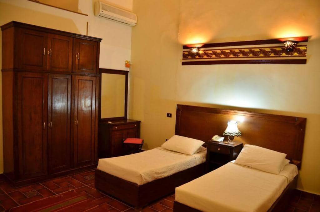 Dolphin Beach Hotel — 4