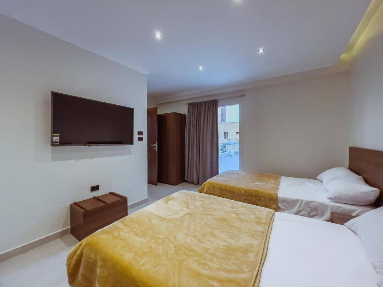 King Khufu Pyramids View Hotel — 3