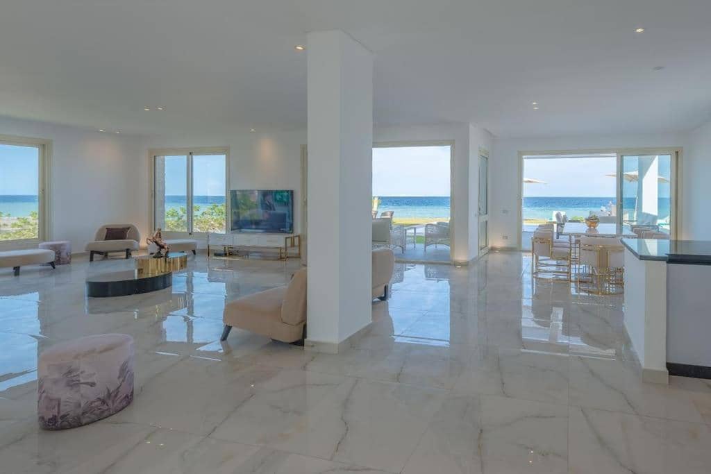 Royal Villa on the Beach — 4