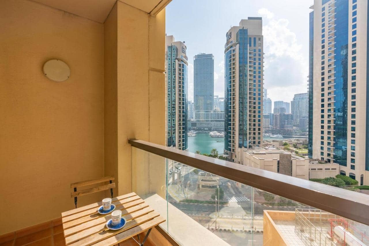 7 Beds / Jbr / Sea, Jbr Beach And Ain Dubai Views / 3 Min Walk From Jbr Beach / Large Groups And Families / Ideal Vacation Location