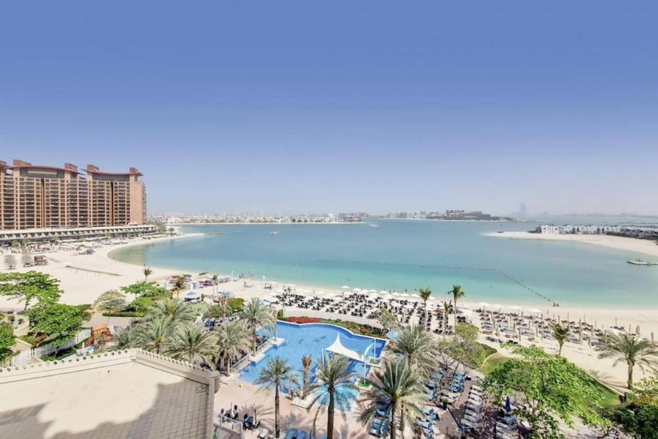 Vacationer Holiday Homes I Elegant 1 Bedroom I Beach & Sea Views L on the Palm — 2