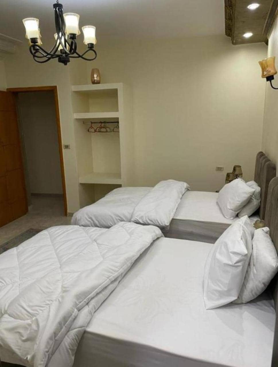 Golden Pyramids Inn - Guest House — 2