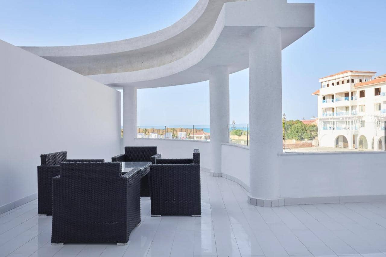 Golden Palace Marina Hotel — 3