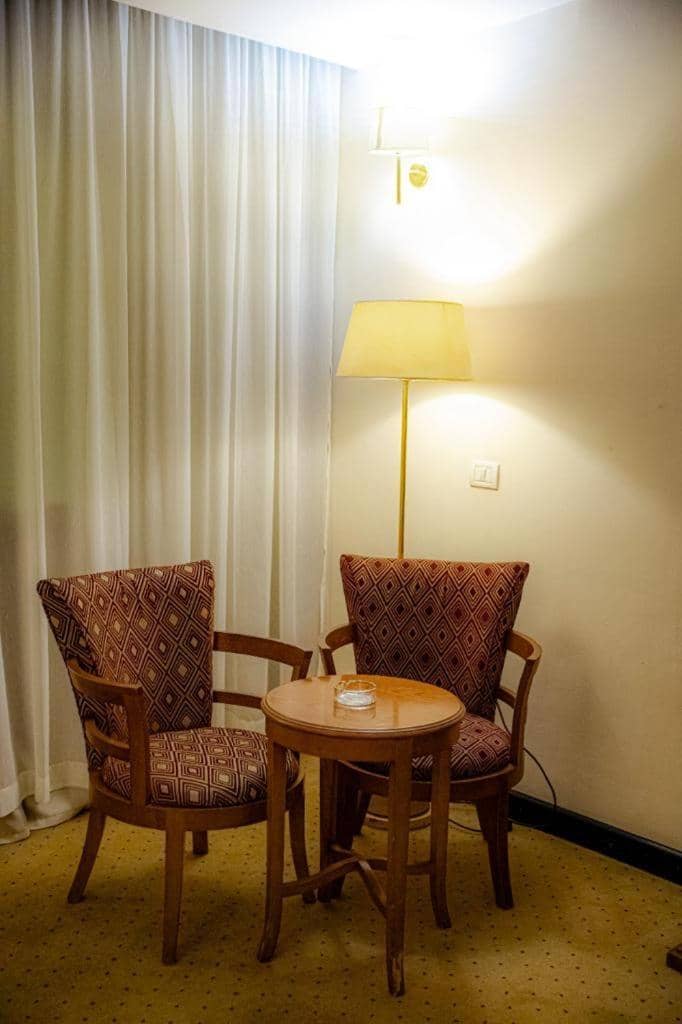 Paradise Hotel — 4
