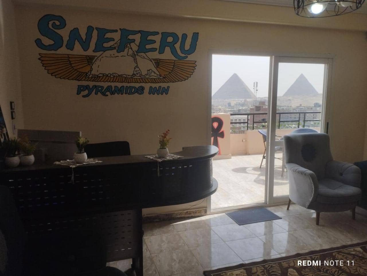 Sneferu Pyramids Inn - Full Pyramids View — 5