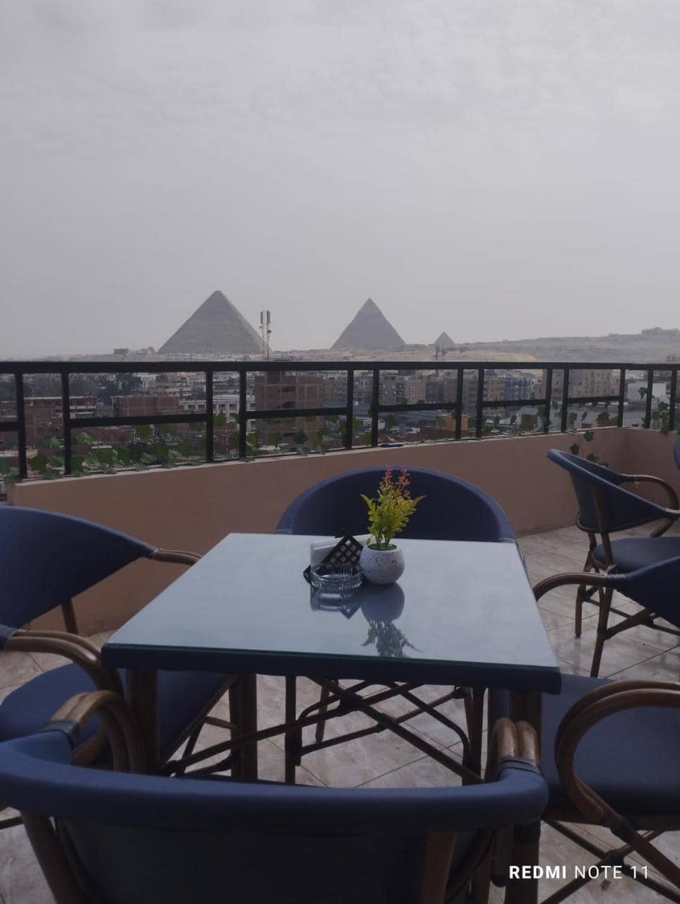 Sneferu Pyramids Inn - Full Pyramids View — 4