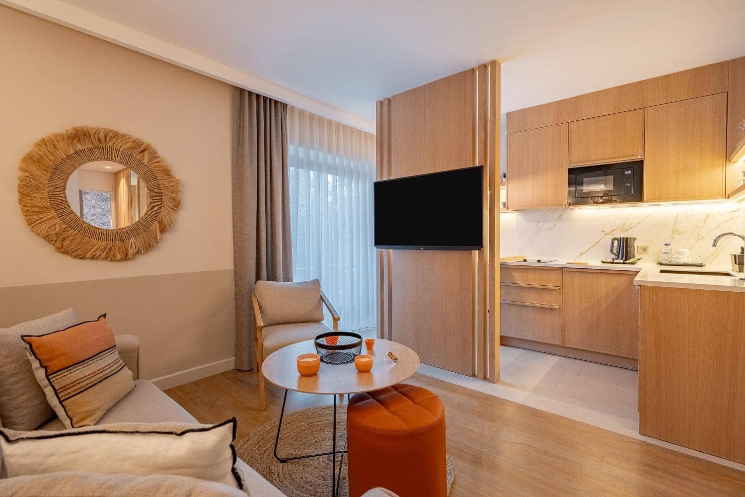 Oli Hotel & Suites — 3