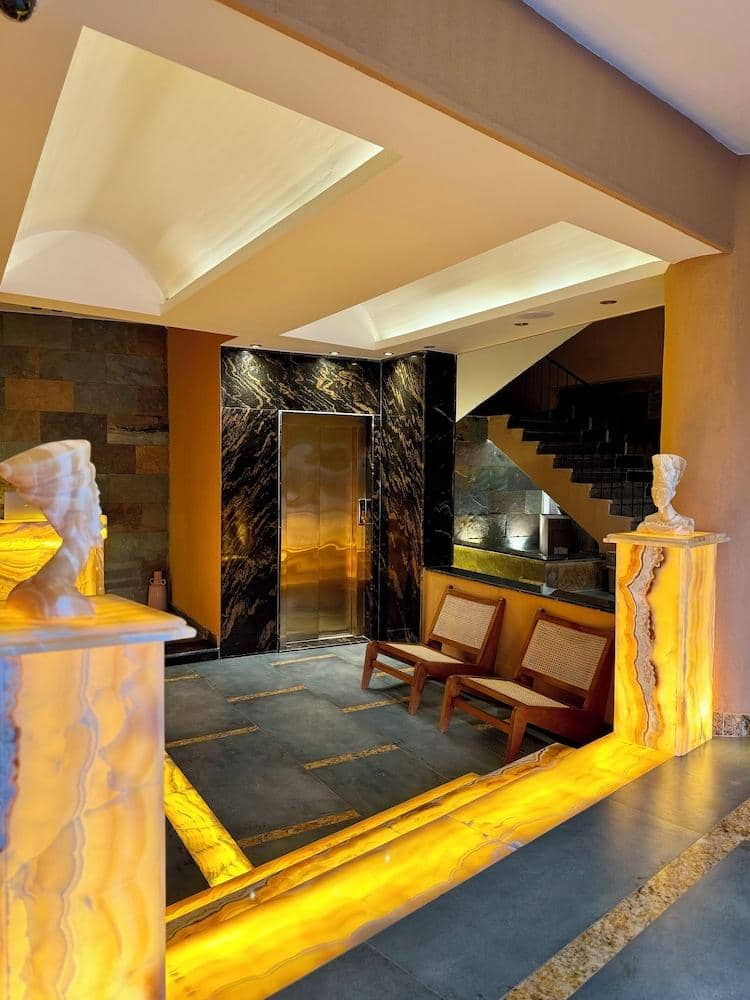 Palm Desert Pyramids Hotel — 5