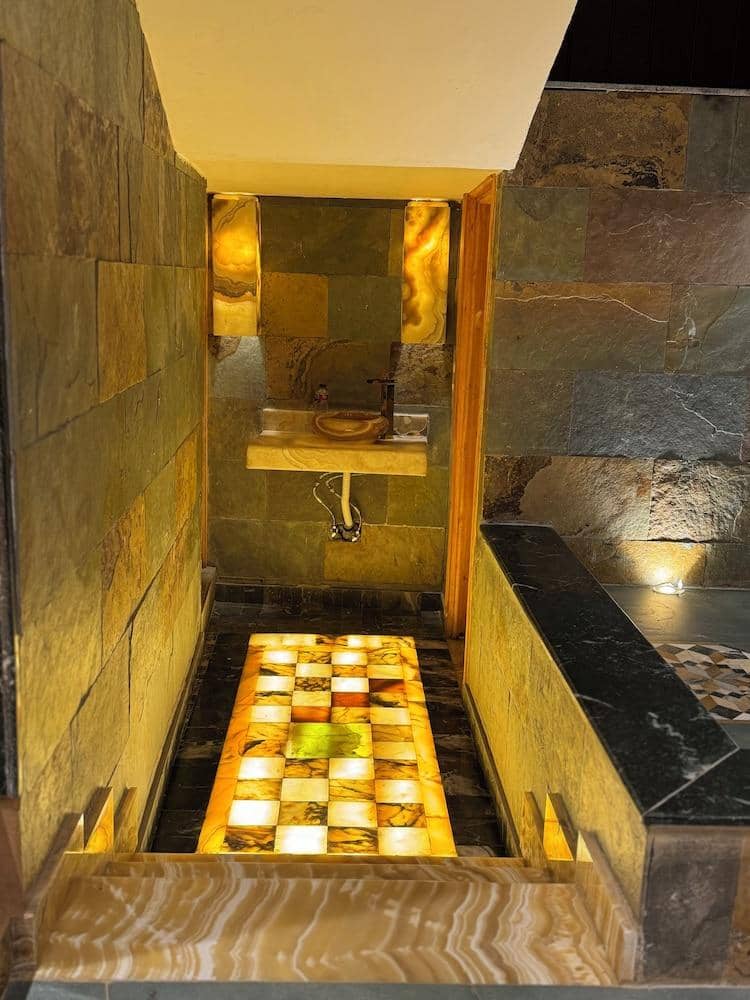 Palm Desert Pyramids Hotel — 4