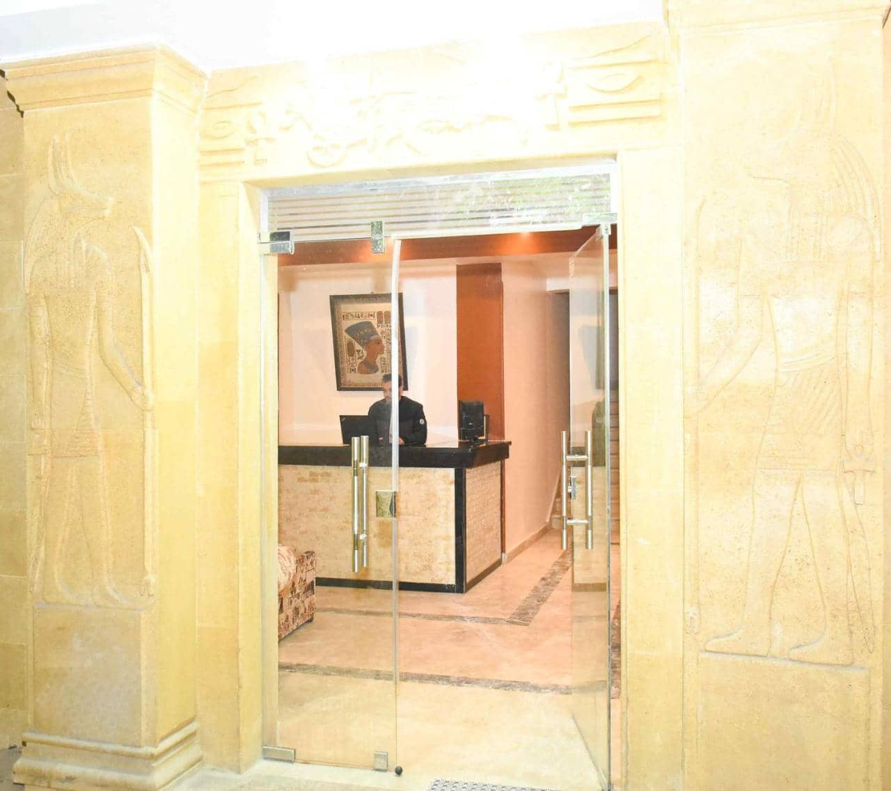 Special View Pyramids Inn — 2