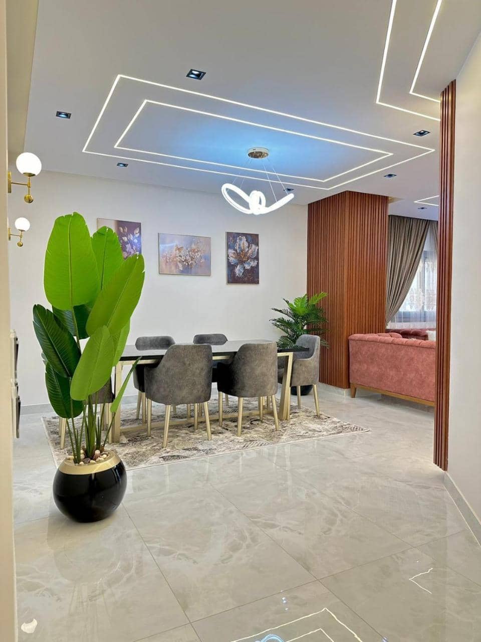 Luxury Residence in New Cairo, Louts