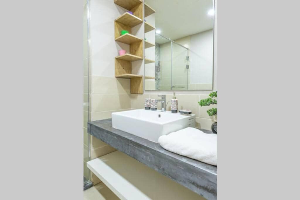 Marina Mosaique 1 Br Apartment with Pool View — 3