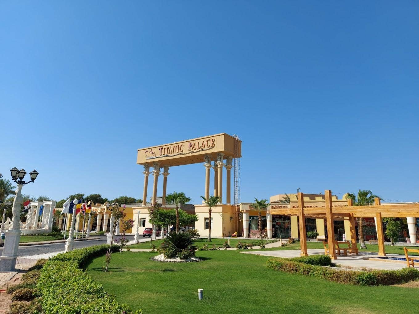 Titanic Palace And Aqua Park