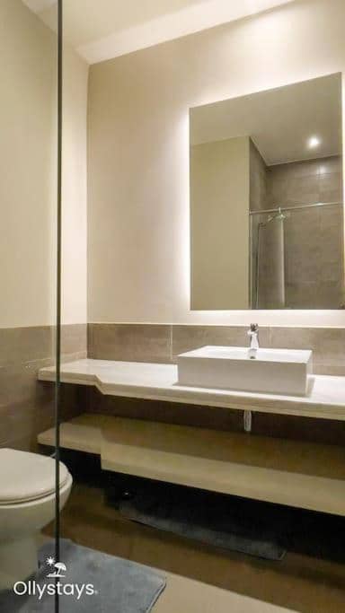 Ollystays-Lagoon & Golf Views, Shared Pool, Chic 4br Townhouse — 5