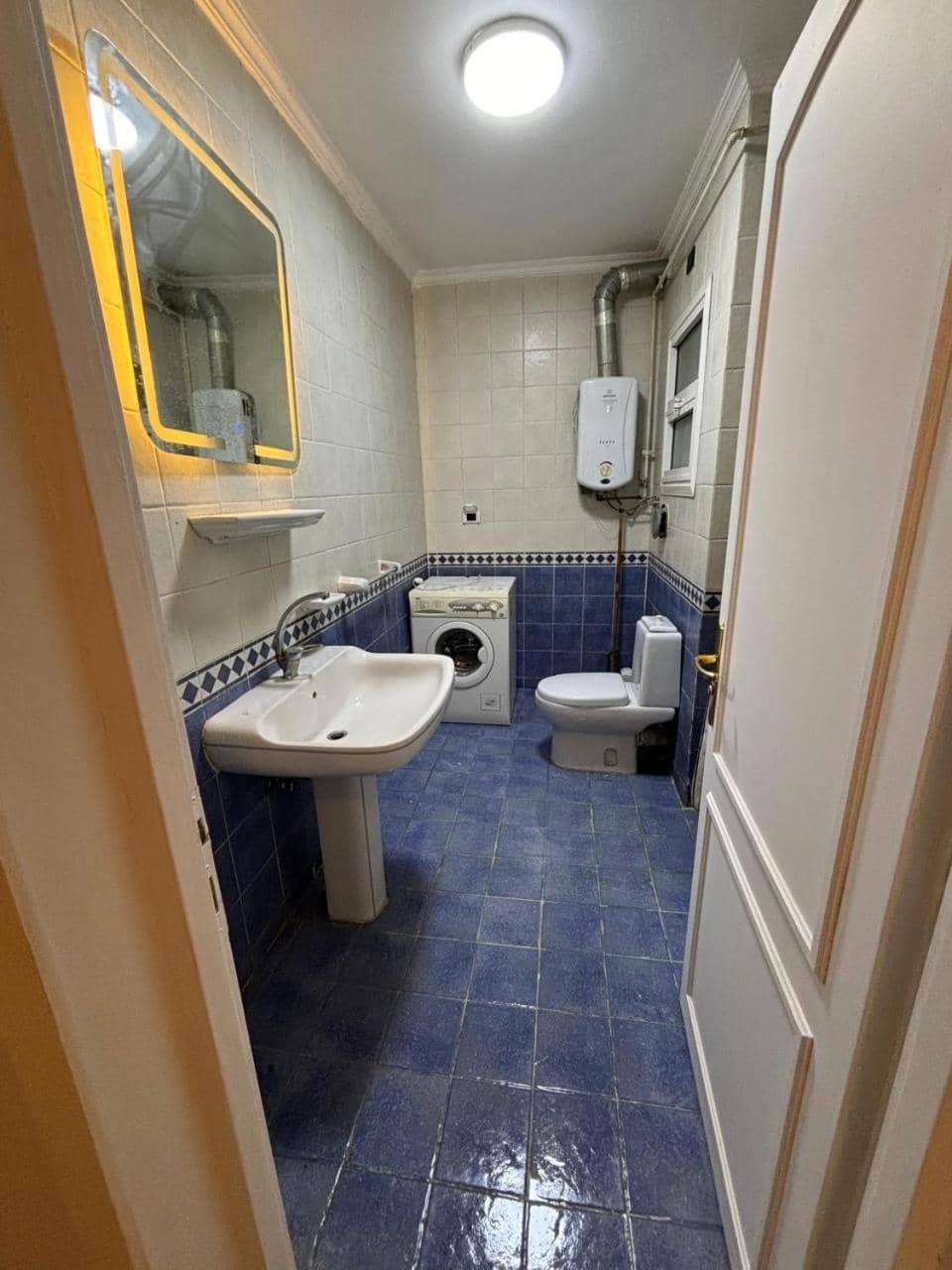Luxury 3 Bedroom Apartment in Rehab City — 4