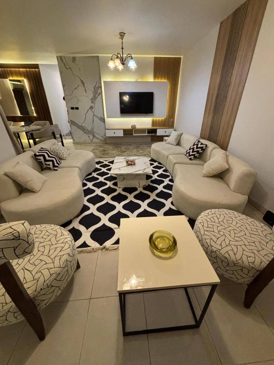 Luxury 3 Bedroom Apartment in Rehab City — 2
