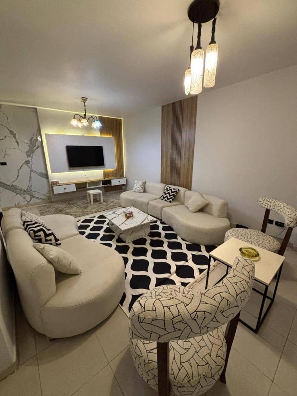 Luxury 3 Bedroom Apartment in Rehab City — 5