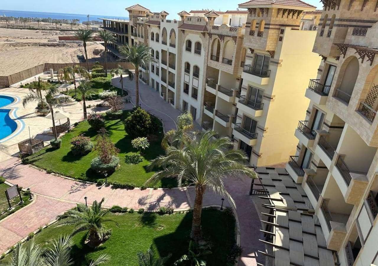 Resort-Style Luxury Chalet with Pool And Sea View in Sahl Hasheesh — 4