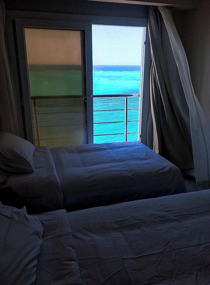 Luxury Apartment 3br & Full Sea View — 4