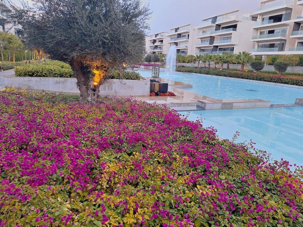 Luxurious Lake View Flat 2br 115