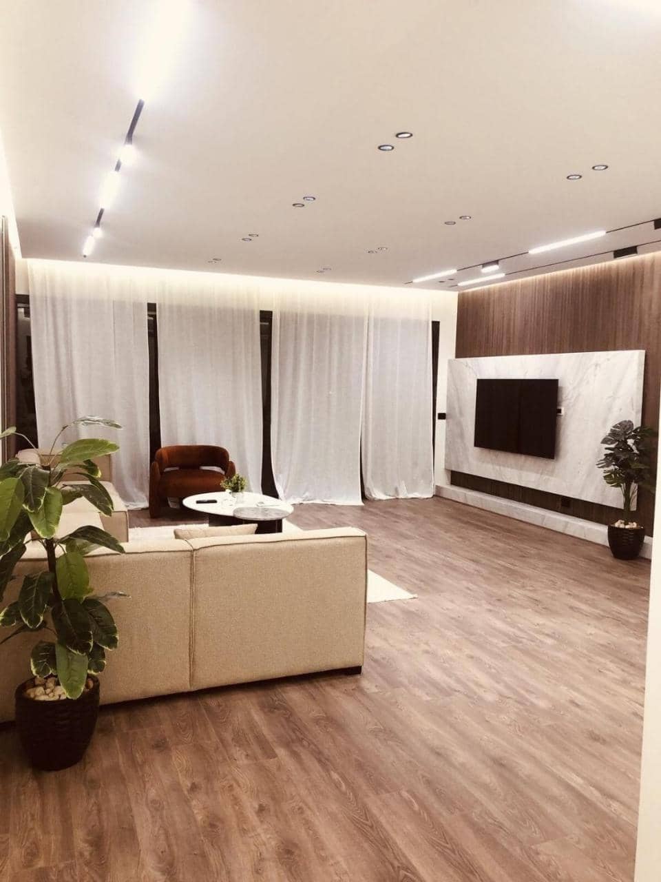 Luxurious Lakeview Flat Gated Compound 95