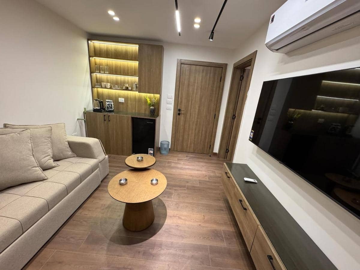 سويت فندقي فاخر 5 نجوم في المهندسين 12b Luxury Suite — 3