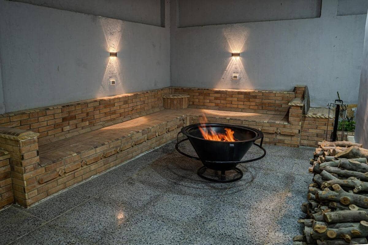 Luxury Retreat Jacuzzi & Firepit — 4