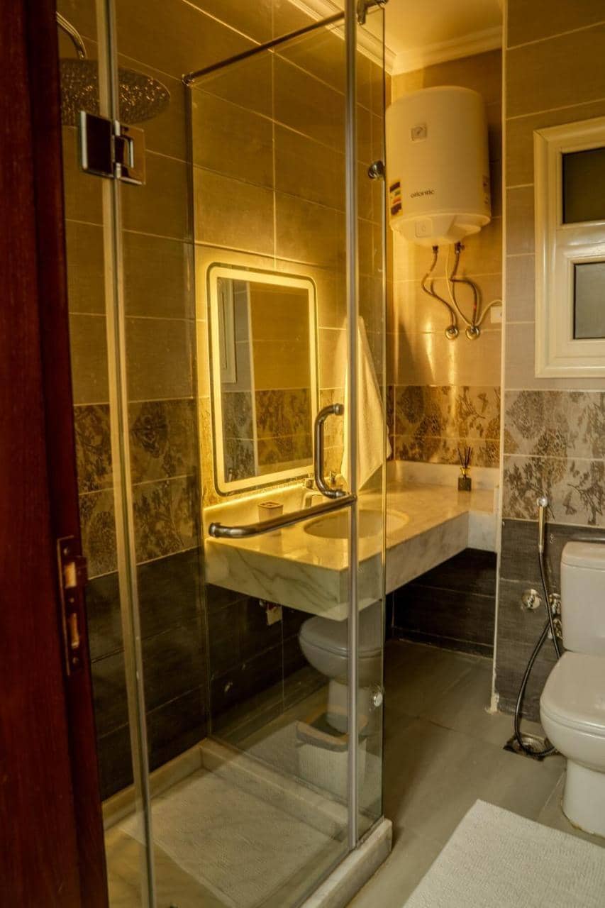 Luxe Penthouse & Open Terrace Balcony - Auc - Point 90 - New Cairo — 3