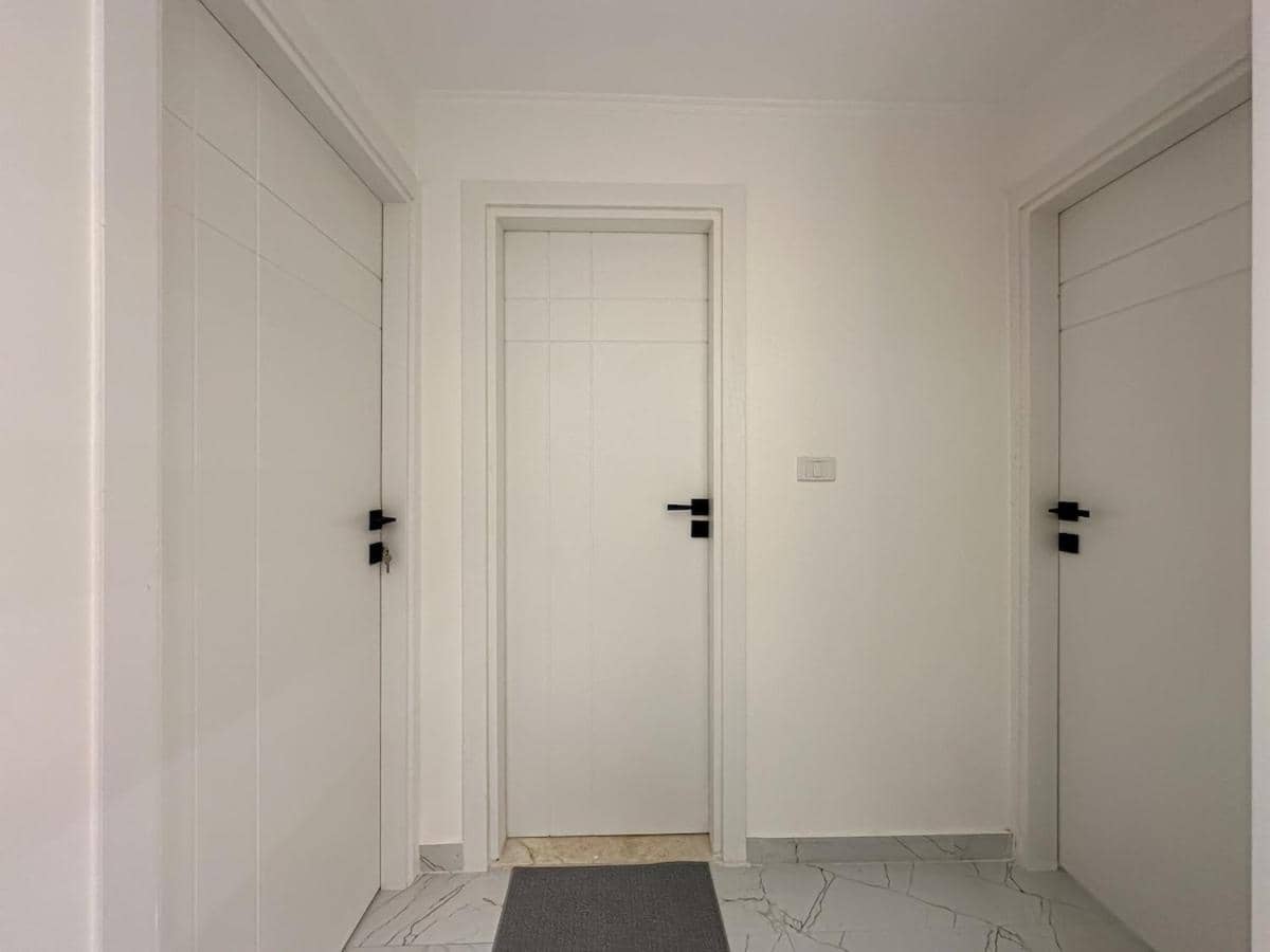 Stylish 2br Apt Prime Location Near Waterway — 2